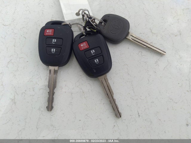 Toyota Prius C One 2015 JTDKDTB33F1579168 Image 11