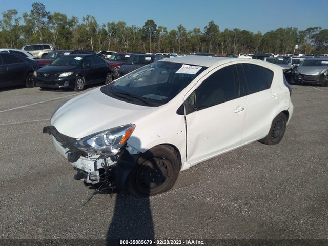 Toyota Prius C One 2015 JTDKDTB33F1579168 Image 2
