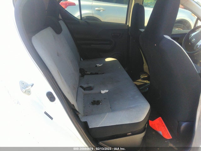 Toyota Prius C One 2015 JTDKDTB33F1579168 Image 8