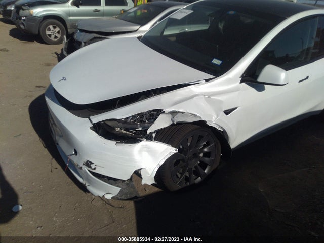 Tesla Model Y Long Range 2023 7SAYGDEE0PA032582 Image 6