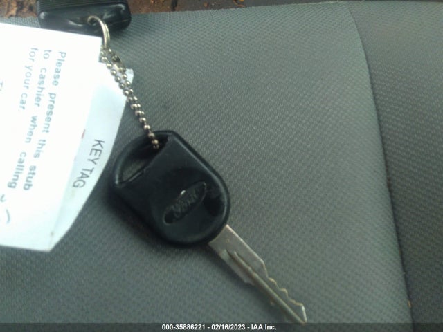 2006 FORD FREESTYLE SE VIN: 1FMZK01156GA22693