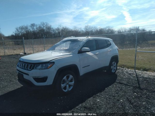 3C4NJDBB0JT402131 Jeep Compass Latitude