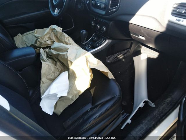3C4NJDBB0JT402131 Jeep Compass Latitude