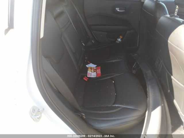 3C4NJDBB0JT402131 Jeep Compass Latitude