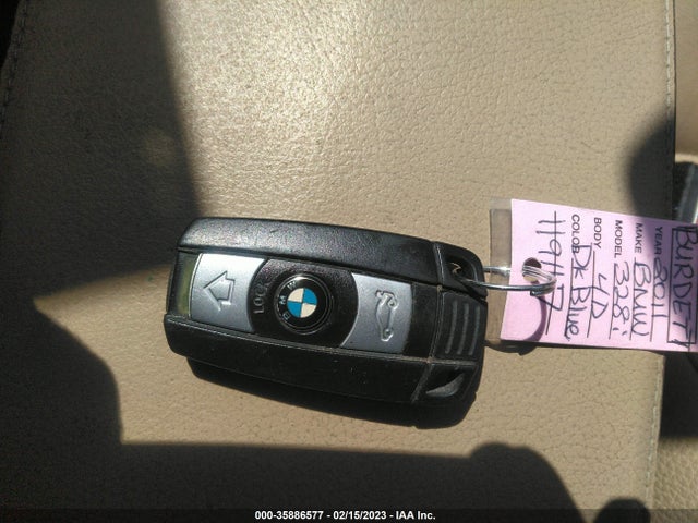 BMW 3 Series 328i 2011 WBAPH7C58BE677260 Image 3