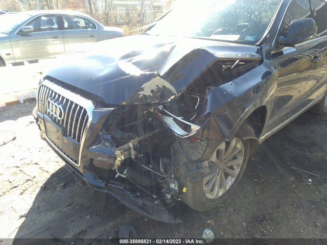WA1LFAFP9EA128061 Audi Q5 Premium Plus
