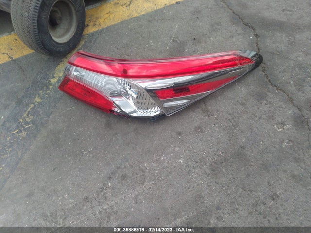 2018 Toyota Camry, VIN: 4T1B11HK1JU121899