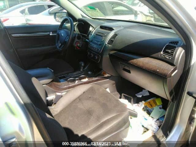 5XYKT3A65EG426532 KIA SORENTO LX