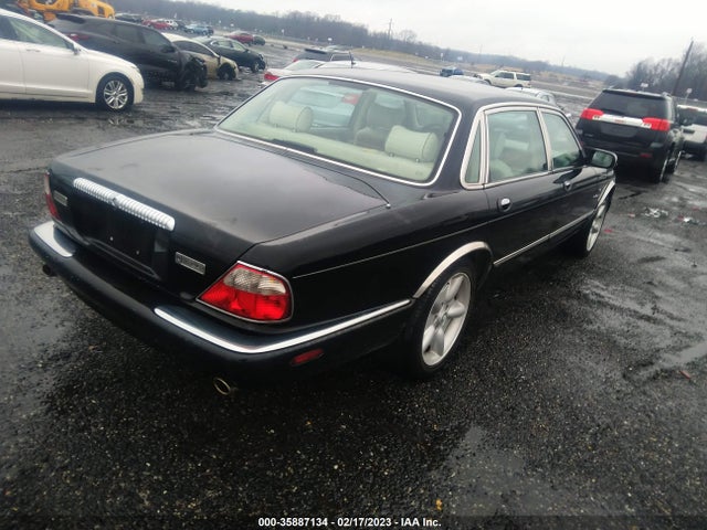 2000 JAGUAR XJ VANDEN PLAS VIN: SAJDA24C9YLF17133