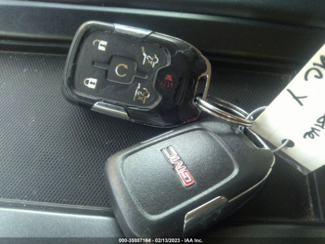 1GKS2GKC3JR155002 GMC Yukon Xl Slt