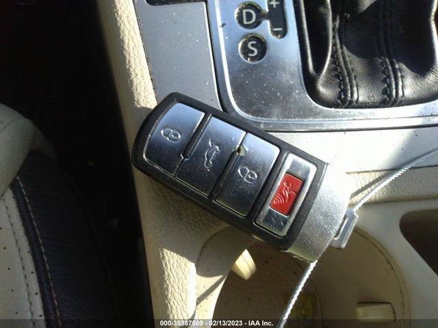 Volkswagen CC 2010 WVWMN7AN4AE541644 Image 11