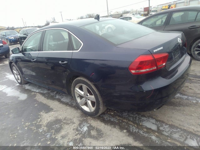 Volkswagen Passat 2013 1VWBP7A3XDC149247 Image 4