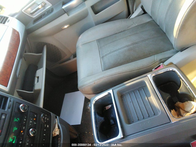 2A8HR54P88R691771 Chrysler Town & Country