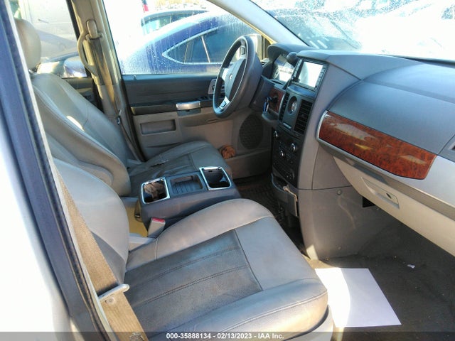 2A8HR54P88R691771 Chrysler Town & Country