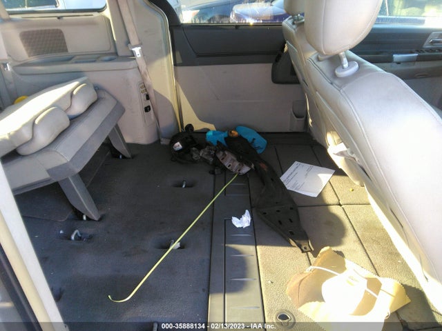 2A8HR54P88R691771 Chrysler Town & Country