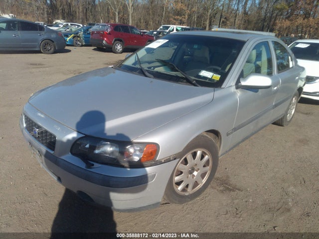 Volvo S60 2002 YV1RS61R822149274 Image 2