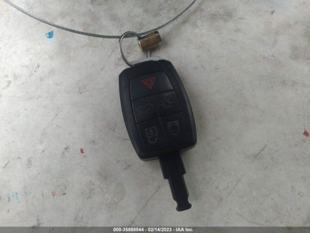 YV1672MC1DJ140011 Volvo C70 T5
