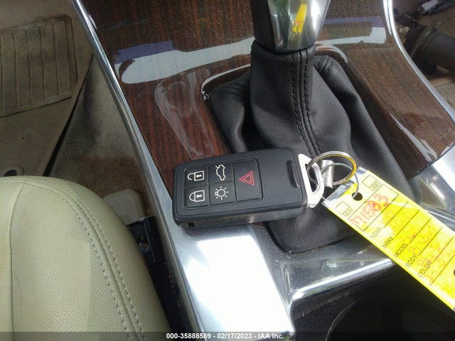2015 Volvo S60, VIN: YV126MFMXF1352525