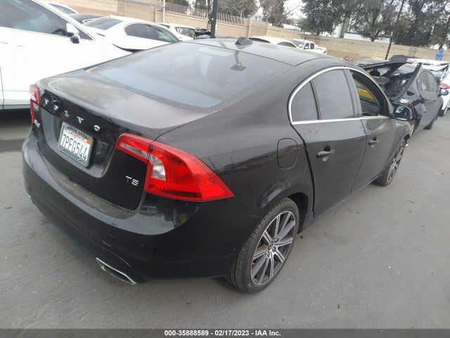 2015 Volvo S60, VIN: YV126MFMXF1352525