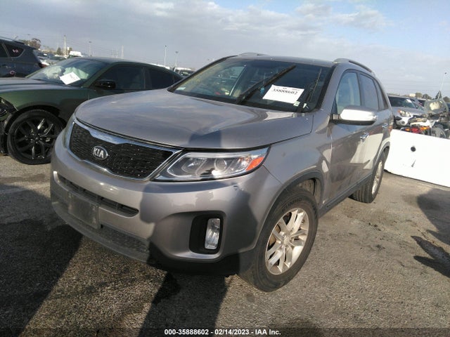 KIA SORENTO LX 2014 5XYKTCA61EG438483 Image 2