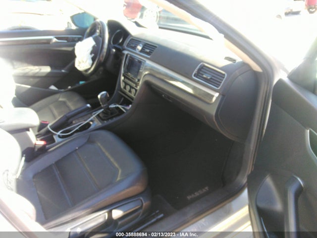 2016 Volkswagen Passat, VIN: 1VWBT7A38GC057859