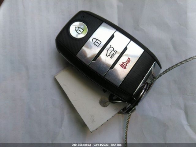 KNDCC3LC7K5274300 KIA NIRO EX