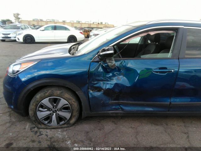 KNDCC3LC7K5274300 KIA NIRO EX