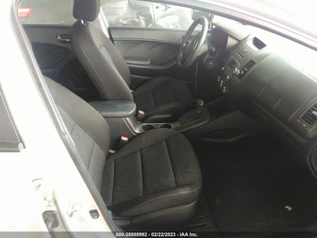 KNAFK4A64G5591393 KIA FORTE LX