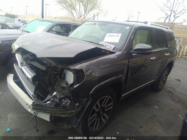 Toyota 4RUNNER SR5 2018 JTEBU5JR4J5607137 Image 2