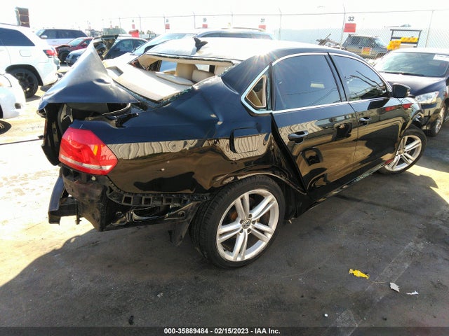1VWBS7A39EC088084 Volkswagen Passat Se W/sunroof & Nav