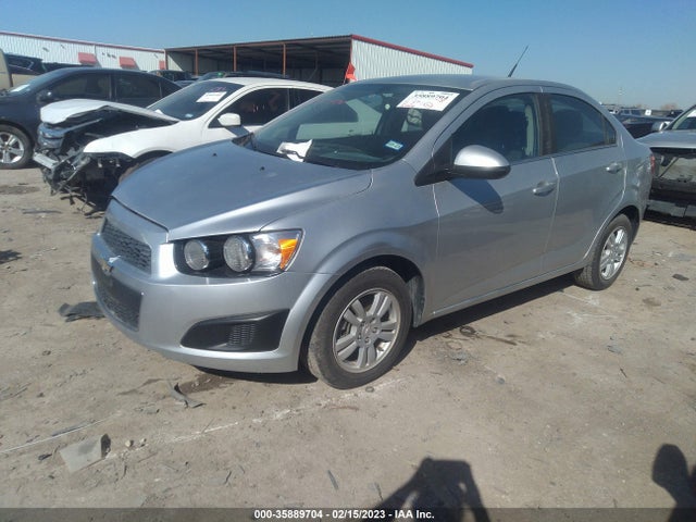 Chevrolet SONIC LT 2014 1G1JC5SH3E4157879 Image 2