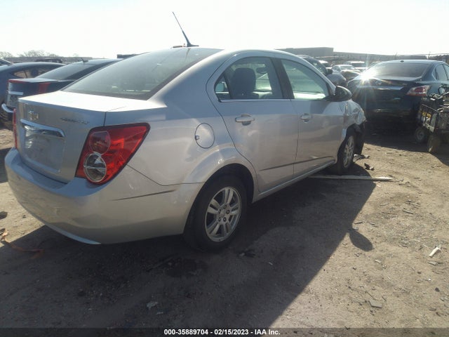 Chevrolet SONIC LT 2014 1G1JC5SH3E4157879 Image 4