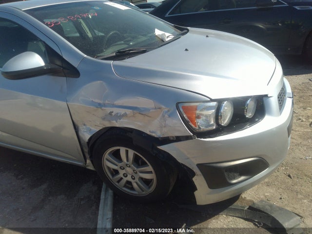 Chevrolet SONIC LT 2014 1G1JC5SH3E4157879 Image 6