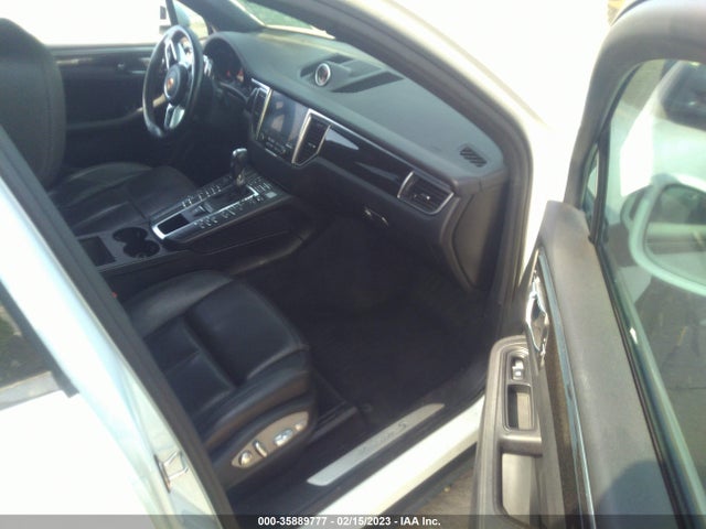 2017 PORSCHE MACAN WP1AB2A55HLB14895 Photo 4