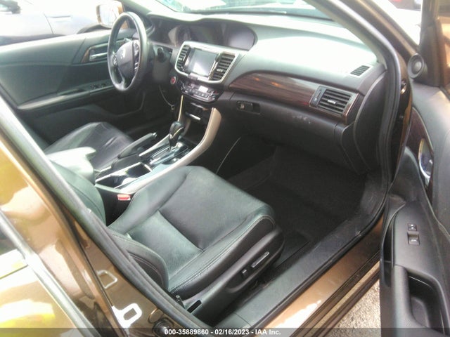 2017 Honda Accord, VIN: JHMCR6F52HC012250