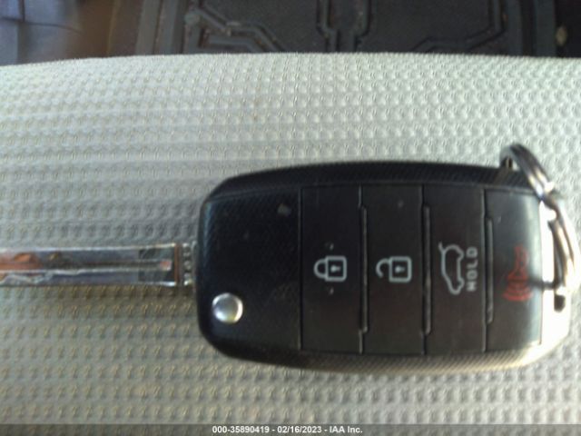 5XYKTDA74EG462484 KIA SORENTO LX