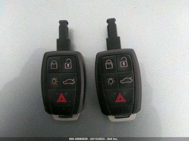 YV1672MC7BJ121072 Volvo C70