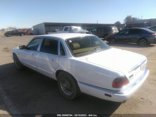 SAJHX1249VC806382 Jaguar XJ