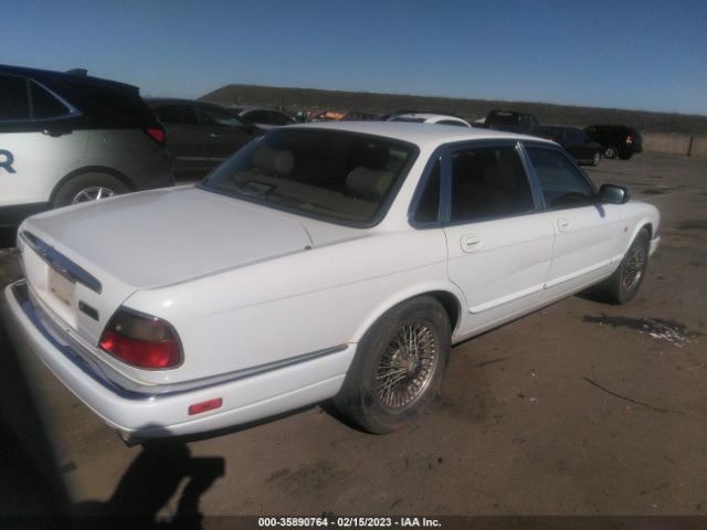 SAJHX1249VC806382 Jaguar XJ