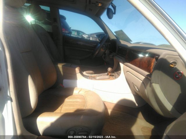 SAJHX1249VC806382 Jaguar XJ