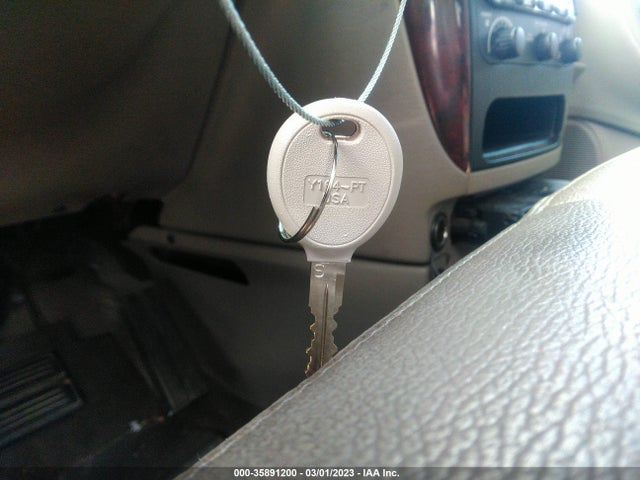 2C4GP54L94R599763 Chrysler Town & Country Touring
