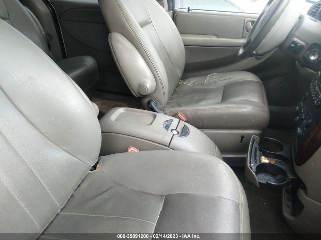 2C4GP54L94R599763 Chrysler Town & Country Touring