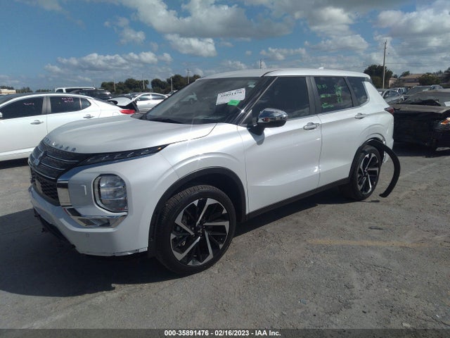 JA4J4UA84NZ062695 Mitsubishi Outlander Se