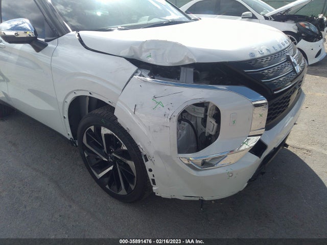 JA4J4UA84NZ062695 Mitsubishi Outlander Se