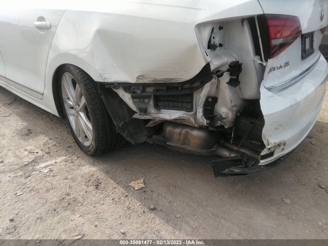 3VWL17AJ5HM409496 Volkswagen Jetta 1.8t Sel