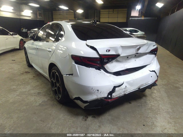 2022 Alfa Romeo Giulia, VIN: ZARFANBN4N7666246