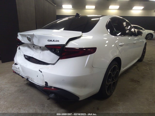 2022 Alfa Romeo Giulia, VIN: ZARFANBN4N7666246