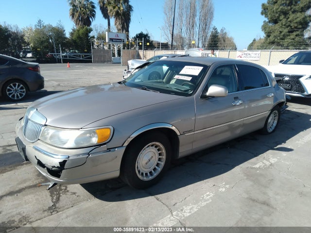 1999 LINCOLN TOWN CAR EXECUTIVE VIN: 1LNHM81W2XY714776