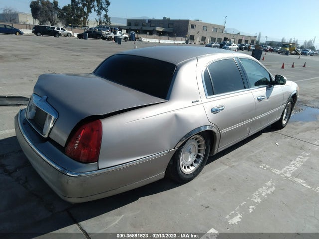1999 LINCOLN TOWN CAR EXECUTIVE VIN: 1LNHM81W2XY714776