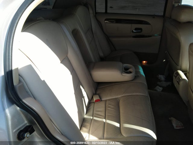 1999 LINCOLN TOWN CAR EXECUTIVE VIN: 1LNHM81W2XY714776